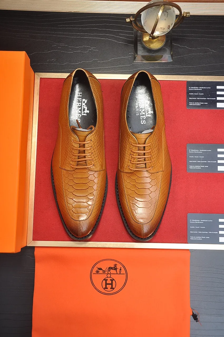 Men's shoes💰460💶[HERMES] (sheepskin lining)🍀Italian top luxury🍀He does not pursue novel styles and gorgeous colors, but attracts the favor of successful men with his flawless, elegant and classic style! This very, very comfortable, simple and stable style makes it easy to match any style! The pattern is absolutely 1:1 refined from the original case, and we strive for excellence in materials, imported cowhide + cowhide lining💪💪💪extraordinary texture👍! .Black brown code number: 38 to 45 (45 customized)